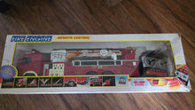 将图片加载到图库查看器,Vintage Remote Control Fire Engine Truck w/ Sound & Rescue Boom - Untested