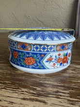 Load image into Gallery viewer, Vintage Tiffany & Co Imari Porcelain Floral Trinket Box Japan 1980s Round