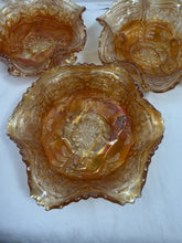 गैलरी व्यूवर में इमेज लोड करें, Antique Fenton Marigold Carnival Glass Panther Footed Berry Bowls Set of 3