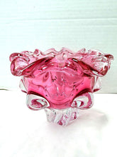 गैलरी व्यूवर में इमेज लोड करें, Vintage Josef Hospodka Chribska Cranberry Pink Ruffled Bohemian Art Glass Bowl