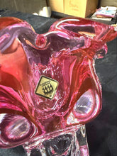 गैलरी व्यूवर में इमेज लोड करें, Vintage Josef Hospodka Chribska Cranberry Pink Ruffled Bohemian Art Glass Bowl