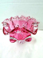 गैलरी व्यूवर में इमेज लोड करें, Vintage Josef Hospodka Chribska Cranberry Pink Ruffled Bohemian Art Glass Bowl