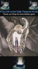 Load and play video in Gallery viewer, Vintage Italian Murano Art Glass Elephant Paperweight – Hand-Blown Bullicante Figurine with Blue Core