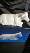 将图片加载到图库查看器,Avon Nativity – “The Cow” Matte Bisque Porcelain Figurine with Box