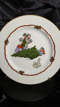 将图片加载到图库查看器,Fitz & Floyd “Deck the Halls” — Set of 2 Salad Plates, Tree Hunt & Winter Rabbits (c. 1982, Japan)
