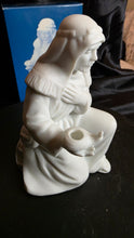 将图片加载到图库查看器,Avon Nativity – “The Innkeeper” Matte Bisque Porcelain Figurine with Box