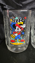 将图片加载到图库查看器,Walt Disney World 2000 “Hollywood Studios” Collector Glasses – Pair – Mickey Mouse Director Edition