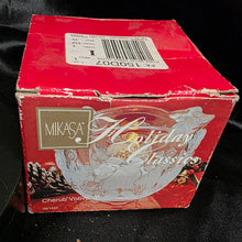 Cargar imagen en el visor de la galería, Vintage Mikasa Holiday Classics Cherub Votive Holder - Crystal Angel Candle Dish