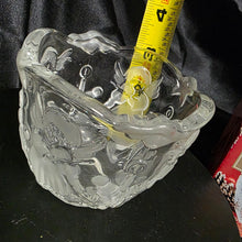 Cargar imagen en el visor de la galería, Vintage Mikasa Holiday Classics Cherub Votive Holder - Crystal Angel Candle Dish