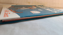 Charger l'image dans la galerie, The Cat in The Hat Comes Back By Dr. Seuss In Good Condition