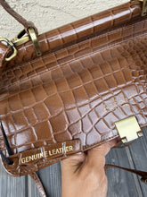 Cargar imagen en el visor de la galería, Assots London Genuine Leather Croc Embossed Satchel Handbag Tan Brown Crossbody
