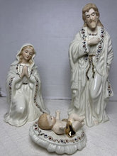 Charger l'image dans la galerie, Vintage Bon Ton Jade 3-piece porcelain nativity set figurines — Jade, vintage
