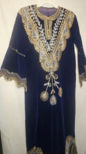 Cargar imagen en el visor de la galería, Exquisite Royal Blue Velvet Kaftan with Opulent Gold &amp; Silver Embroidery
