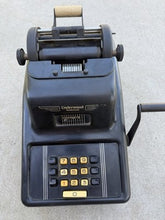 Charger l'image dans la galerie, Antique Underwood Sundstrand 6102 Hand Crank Adding Machine with Original Cover – AS-IS

