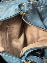 Load image into Gallery viewer, Vegan Teal Handbag with Matching Cross Bag

