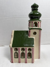 Charger l'image dans la galerie, Vintage Leyk Lichthäuser "Barock-Kirche" Hand-Painted Ceramic Church Tea Light Holder — Green, Signed
