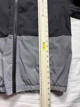 Load image into Gallery viewer, BoxLunch exclusive Star Wars Darth Vader windbreaker  Size M
