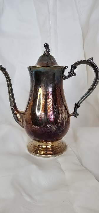 Vintage Oneida Silversmith Teapot - Timeless Elegance