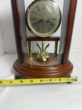 Charger l'image dans la galerie, Vintage Bombay Company Cherry Wood Pendulum Desk Clock — AS-IS

