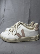 Charger l'image dans la galerie, Veja V-12 Leather Sneakers — Extra White &amp; Sable Pink, Women’s Size 8
