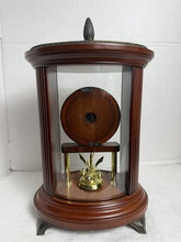 Charger l'image dans la galerie, Vintage Bombay Company Cherry Wood Pendulum Desk Clock — AS-IS
