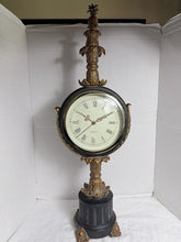 Charger l'image dans la galerie, Vintage Ornate Tall Quartz Table Clock with Pineapple Finial
