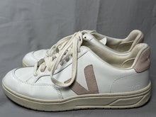 Charger l'image dans la galerie, Veja V-12 Leather Sneakers — Extra White &amp; Sable Pink, Women’s Size 8
