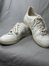 Charger l'image dans la galerie, Veja V-12 Leather Sneakers — Extra White &amp; Sable Pink, Women’s Size 8
