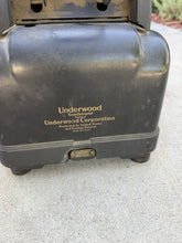Charger l'image dans la galerie, Antique Underwood Sundstrand 6102 Hand Crank Adding Machine with Original Cover – AS-IS
