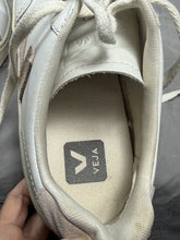 Charger l'image dans la galerie, Veja V-12 Leather Sneakers — Extra White &amp; Sable Pink, Women’s Size 8
