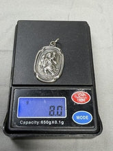गैलरी व्यूवर में इमेज लोड करें, Creed Co Sterling Silver St Christopher Medal Pendant 1.5”
