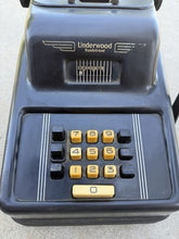 Charger l'image dans la galerie, Antique Underwood Sundstrand 6102 Hand Crank Adding Machine with Original Cover – AS-IS
