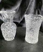 Load image into Gallery viewer, Cristal d’Arques “Chesnay” Lead Crystal Pair with Original Box
