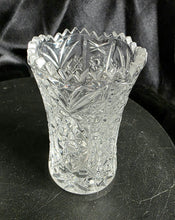 Load image into Gallery viewer, Cristal d’Arques “Chesnay” Lead Crystal Pair with Original Box
