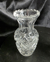 Load image into Gallery viewer, Cristal d’Arques “Chesnay” Lead Crystal Pair with Original Box
