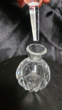 Charger l'image dans la galerie, Marquis by Waterford Ceylon Crystal Perfume Bottle Decanter with Stopper
