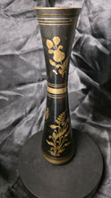 将图片加载到图库查看器，Vintage Black &amp; Gold Hand-Etched Brass Vase – Indian Floral Motif
