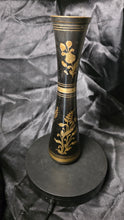 将图片加载到图库查看器，Vintage Black &amp; Gold Hand-Etched Brass Vase – Indian Floral Motif
