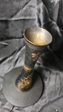 将图片加载到图库查看器，Vintage Black &amp; Gold Hand-Etched Brass Vase – Indian Floral Motif
