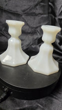 将图片加载到图库查看器，Pair of Vintage Anchor Hocking Milk Glass Taper Candle Holders

