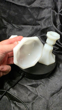 将图片加载到图库查看器，Pair of Vintage Anchor Hocking Milk Glass Taper Candle Holders
