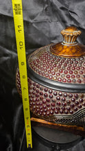 Cargar imagen en el visor de la galería, Ornate Resin Mosaic Lidded Jar – Red &amp; Gold Beaded Decorative Accent Tureen
