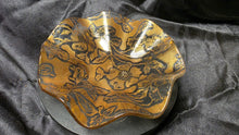 将图片加载到图库查看器，Vintage Mid-Century Modern Gold Floral Ruffled Glass Bowl – Handkerchief Edge Candy Dish
