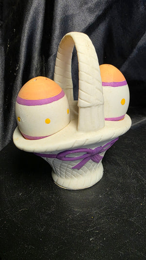 Vintage Easter Egg Salt & Pepper Shaker Set in Basket – Pastel Ceramic Spring Decor