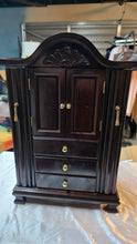 Cargar imagen en el visor de la galería, Vintage Mahogany-Style Tabletop Jewelry Armoire Cabinet with Drawers &amp; Necklace Doors
