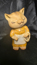 将图片加载到图库查看器，Vintage Mid-Century Anthropomorphic Cat Maid Figurine with Basket
