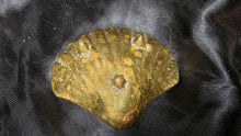 将图片加载到图库查看器，Vintage Mid-Century Brass Seashell Trinket Dish Coastal Hollywood Regency
