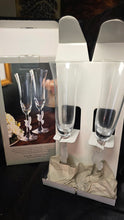 将图片加载到图库查看器，Gorham Amore Collection Dove Toasting Flutes Crystal Champagne Glass Pair NIB

