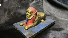 将图片加载到图库查看器，Egyptian Revival Sphinx Trinket Box Lid Gold Blue Resin Decor

