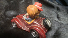 将图片加载到图库查看器，Romantic Couple in Red Convertible Figurine Vintage Style Love Keepsake
